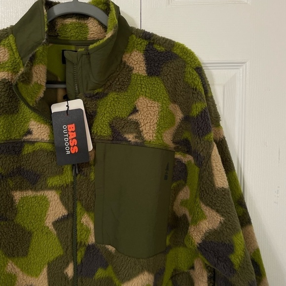 Bass Outdoor Women’s Camo Fleece Front pocket Zipper NWT size XL - Picture 10 of 16